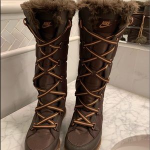 NIKE WINTER FUR BOOTS WITH TASSELS